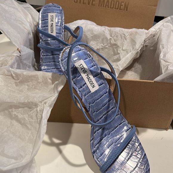 Blue Heels - Picture 10 of 10